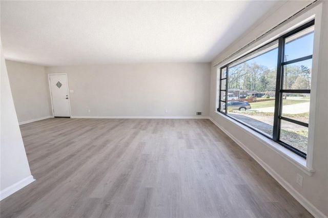 3211 Thrasher Circle, Decatur, GA 30032