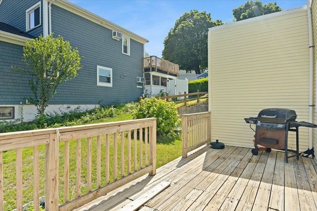 10 Lincoln Ave, Warren, RI 02885