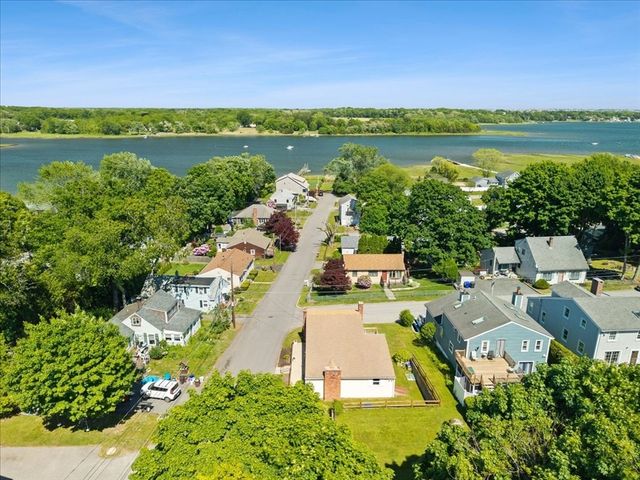 10 Lincoln Ave, Warren, RI 02885