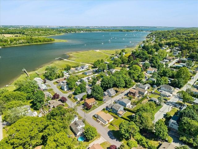10 Lincoln Ave, Warren, RI 02885