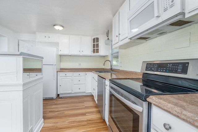 10 Knights Lane, Epsom, NH 03234