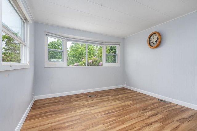 10 Knights Lane, Epsom, NH 03234