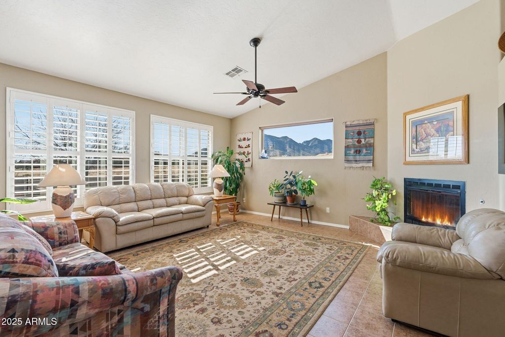 Image 13 of property listing at 5860 E BLUE OAK Court, Hereford, AZ 85615