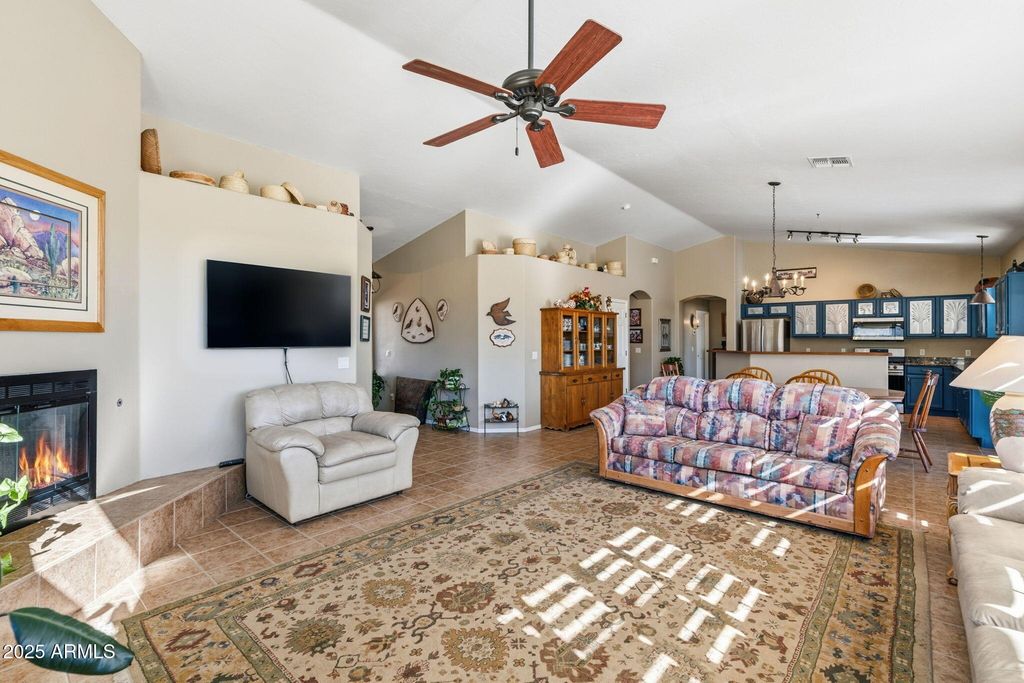 Image 14 of property listing at 5860 E BLUE OAK Court, Hereford, AZ 85615