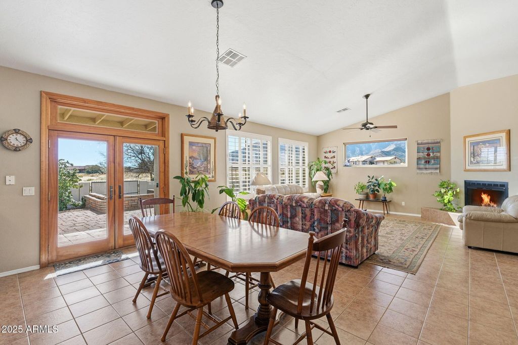 Image 15 of property listing at 5860 E BLUE OAK Court, Hereford, AZ 85615