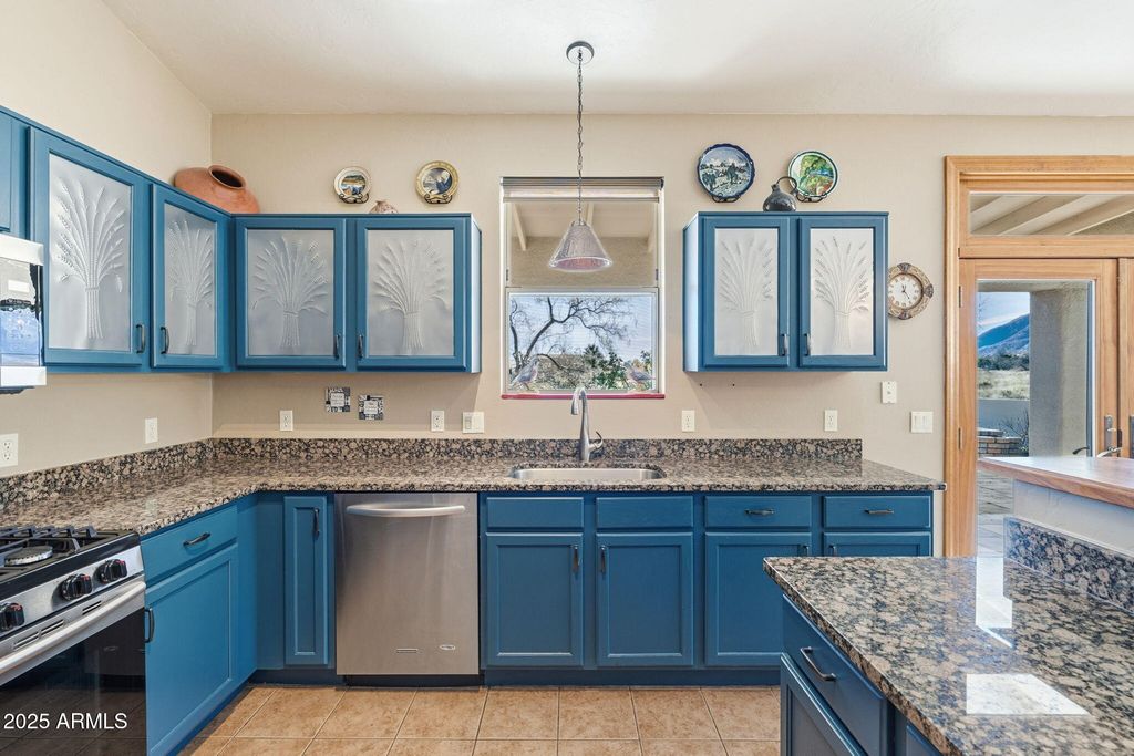 Image 19 of property listing at 5860 E BLUE OAK Court, Hereford, AZ 85615