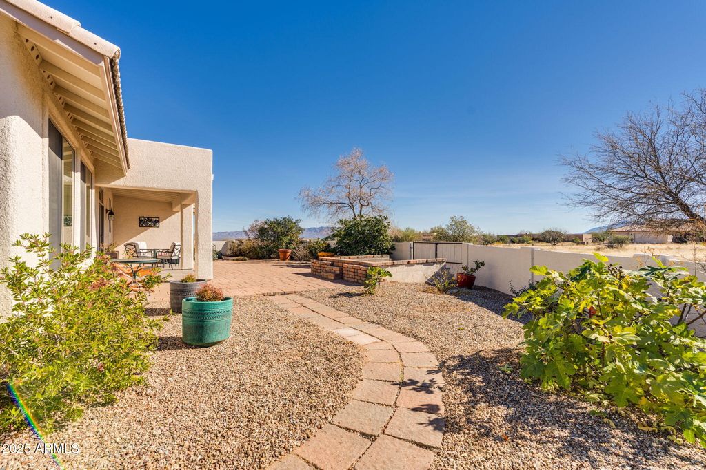 Image 35 of property listing at 5860 E BLUE OAK Court, Hereford, AZ 85615