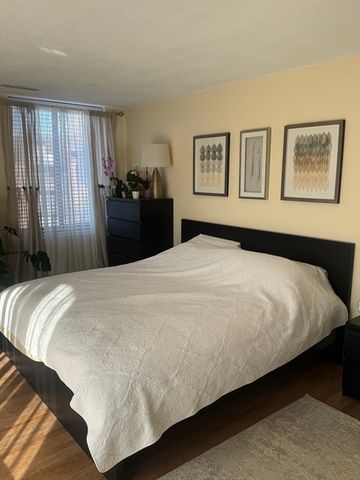 1004 Paradise Road 3N, Swampscott, MA 01907