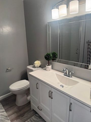 1004 Paradise Road 3N, Swampscott, MA 01907