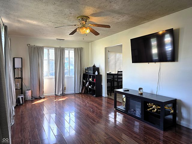 504 Carol Drive, Greenwood, IN 46143