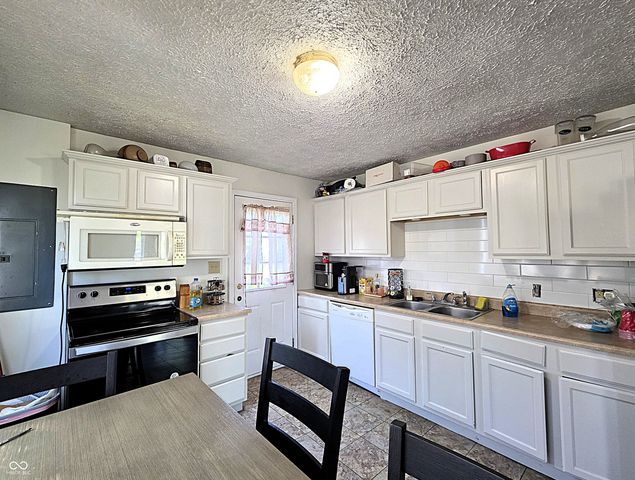 504 Carol Drive, Greenwood, IN 46143