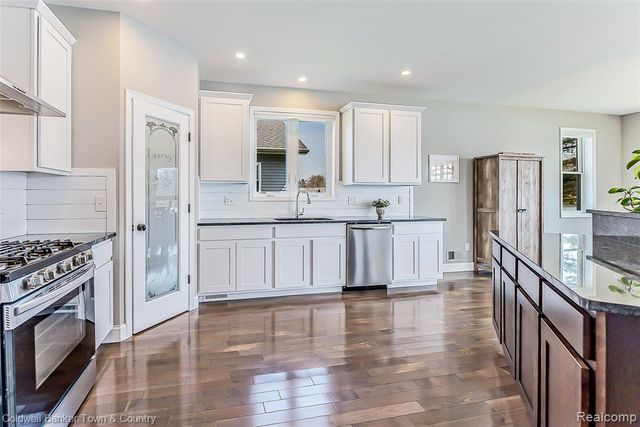 11634 Island Court, Hartland, MI 48353