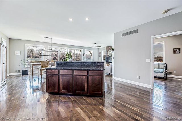 11634 Island Court, Hartland, MI 48353