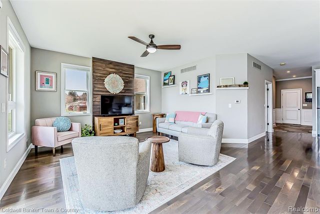 11634 Island Court, Hartland, MI 48353