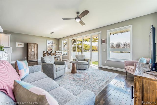 11634 Island Court, Hartland, MI 48353