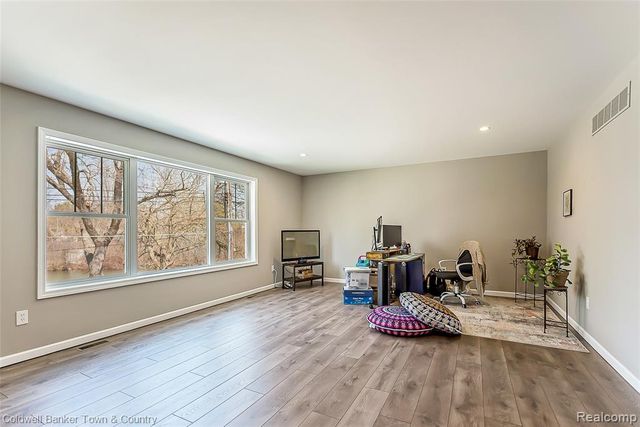 11634 Island Court, Hartland, MI 48353