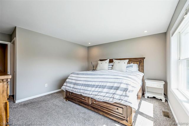 11634 Island Court, Hartland, MI 48353