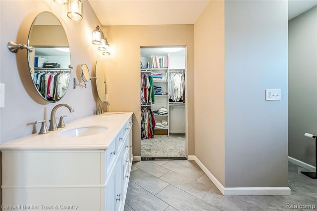 11634 Island Court, Hartland, MI 48353