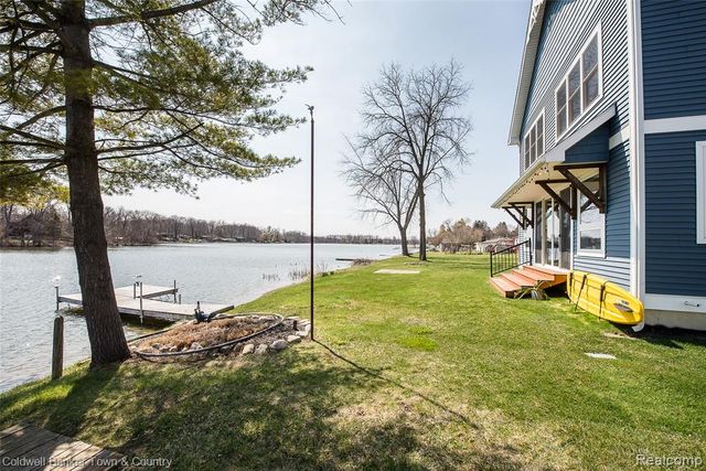 11634 Island Court, Hartland, MI 48353