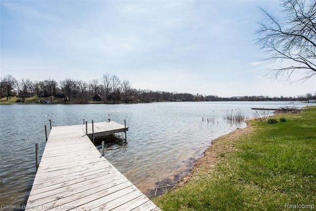 11634 Island Court, Hartland, MI 48353