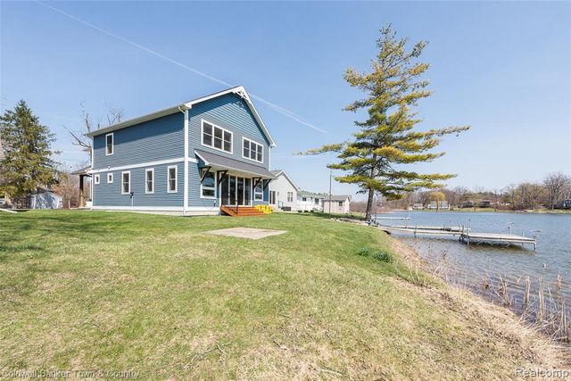 11634 Island Court, Hartland, MI 48353