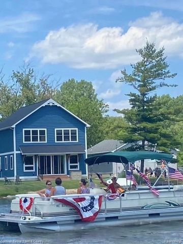 11634 Island Court, Hartland, MI 48353