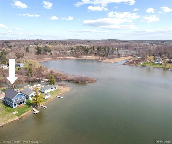 11634 Island Court, Hartland, MI 48353