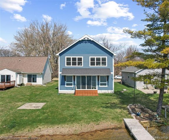 11634 Island Court, Hartland, MI 48353