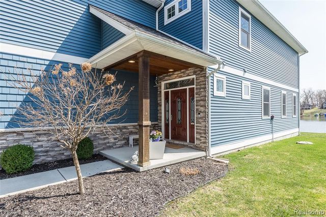 11634 Island Court, Hartland, MI 48353
