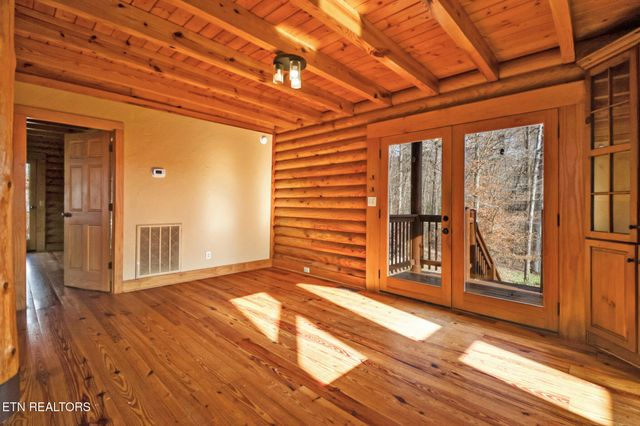 587 Flat Fork Rd, Wartburg, TN 37887