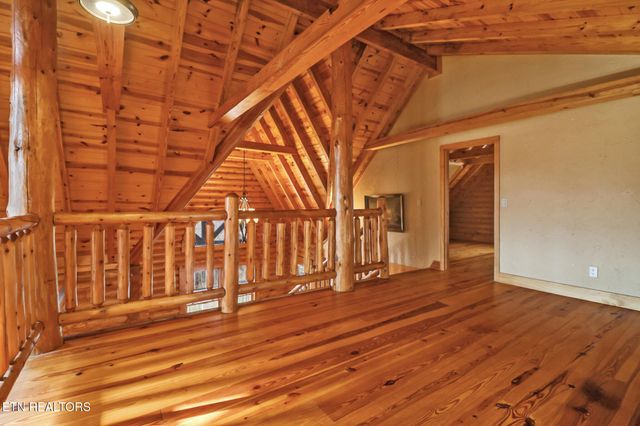 587 Flat Fork Rd, Wartburg, TN 37887