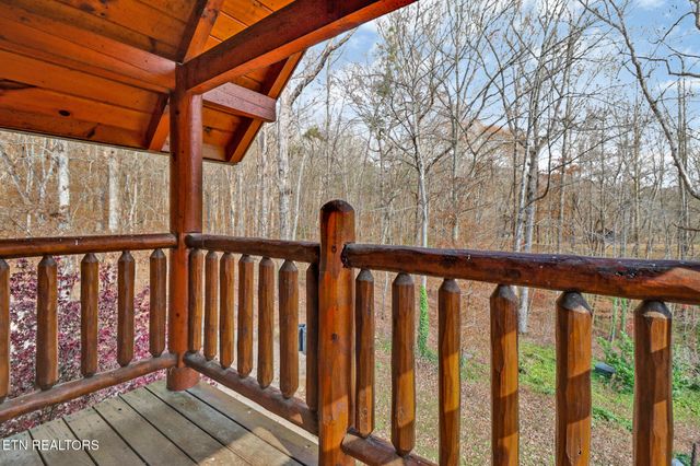 587 Flat Fork Rd, Wartburg, TN 37887