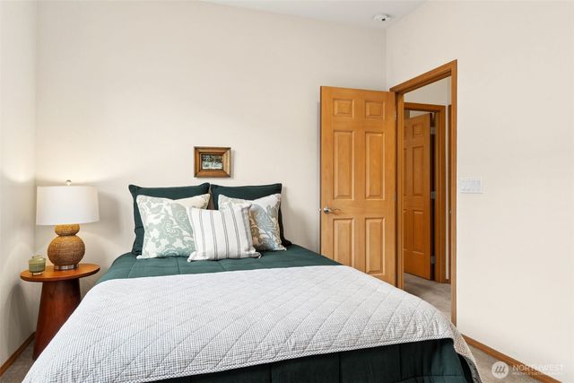 8232 Bainbridge Loop NE, Lacey, WA 98516