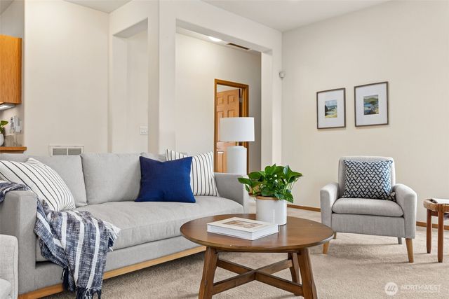 8232 Bainbridge Loop NE, Lacey, WA 98516