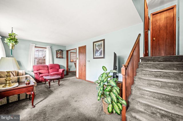1460 SUNSET DR, Pottstown, PA 19464