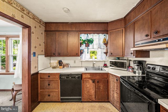 1460 SUNSET DR, Pottstown, PA 19464