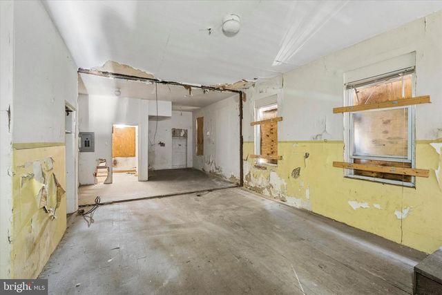 4030 W GIRARD AVE, Philadelphia, PA 19104