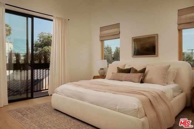 534 N Bronson Avenue, Los Angeles, CA 90004