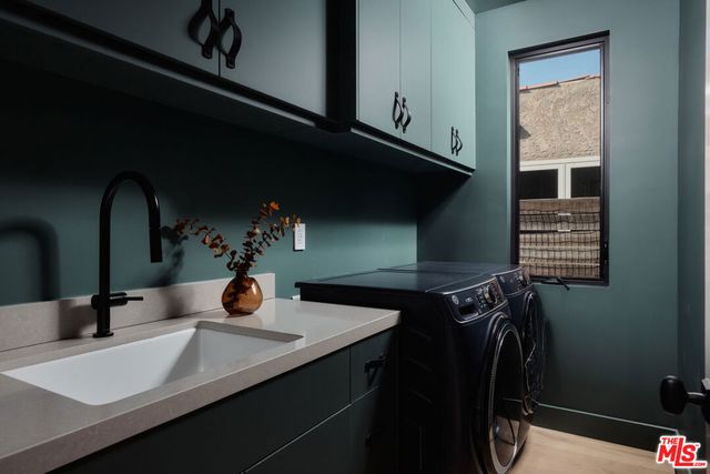 534 N Bronson Avenue, Los Angeles, CA 90004