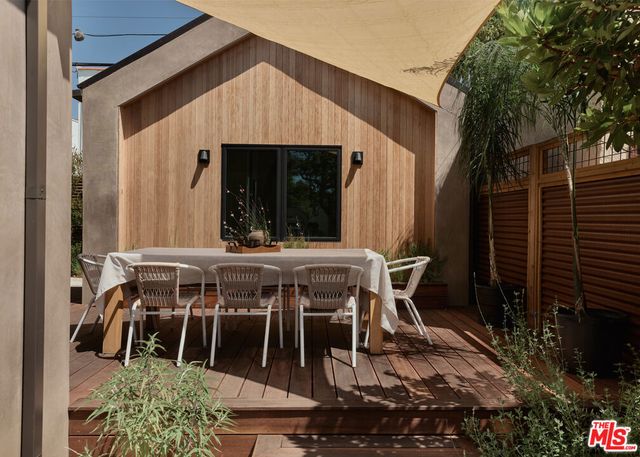 534 N Bronson Avenue, Los Angeles, CA 90004