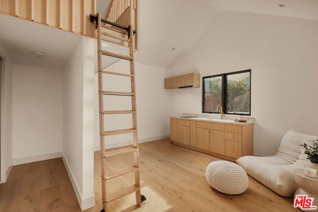 534 N Bronson Avenue, Los Angeles, CA 90004