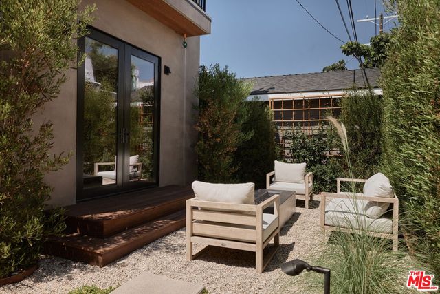 534 N Bronson Avenue, Los Angeles, CA 90004