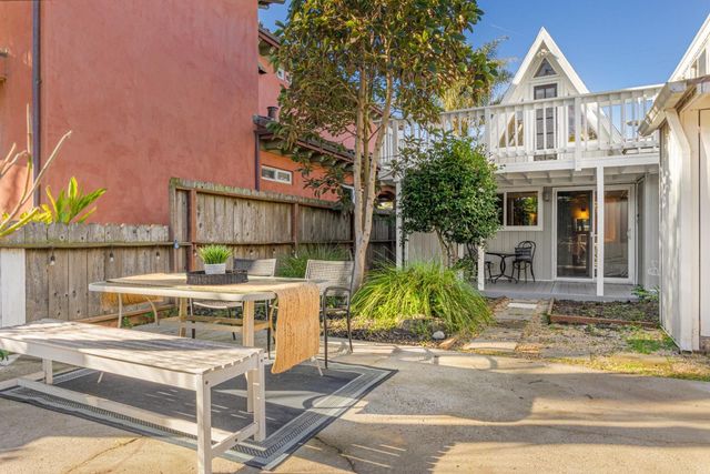 360 36th Avenue, Santa Cruz, CA 95062