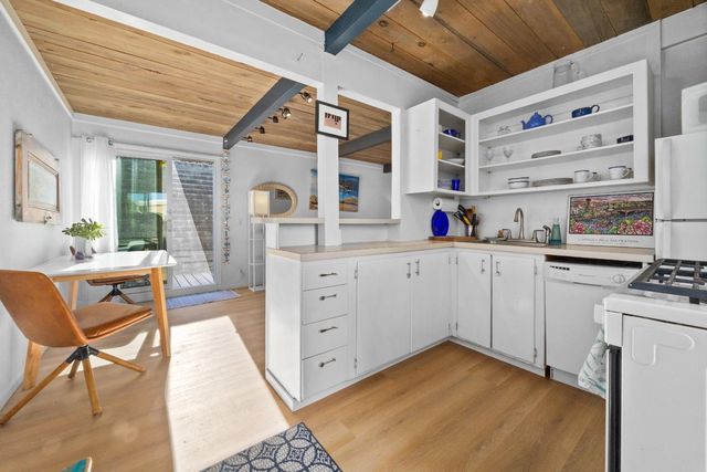 360 36th Avenue, Santa Cruz, CA 95062