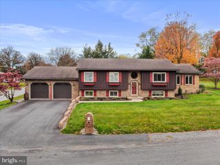 184 PARK HEIGHTS AVE, Shippensburg, PA 17257