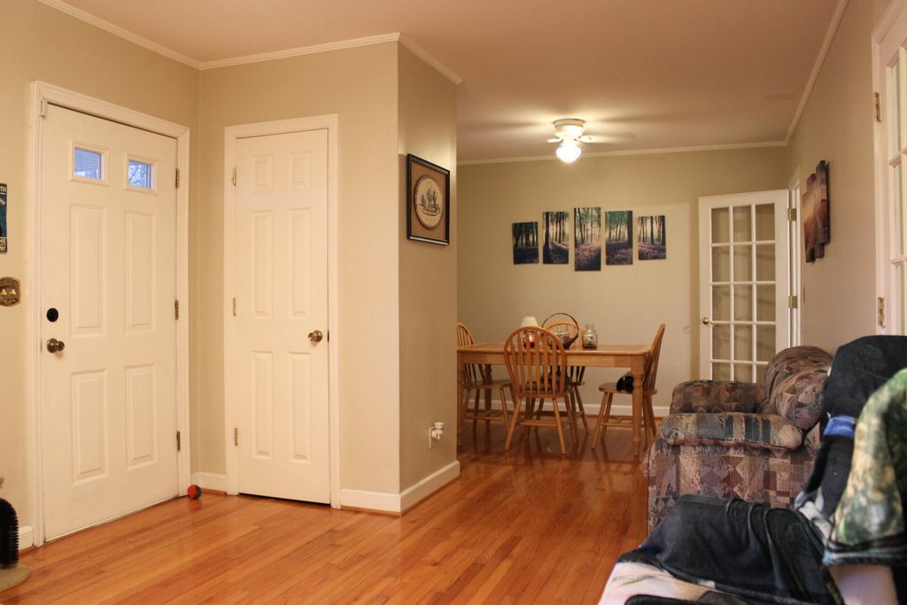 Image 11 of property listing at 18 Chestnut Avenue, Denmark, SC 29042