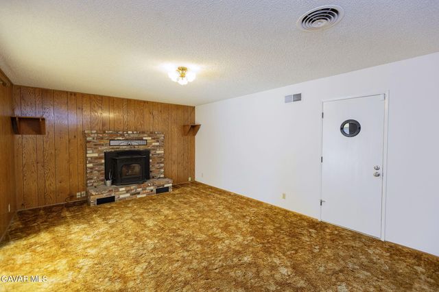 646 E Pillsbury Street, Lancaster, CA 93535