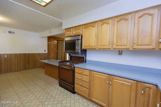 646 E Pillsbury Street, Lancaster, CA 93535