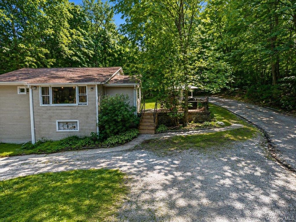 23 Sunrise Trail, Monroe, NY 10950 — photo 2
