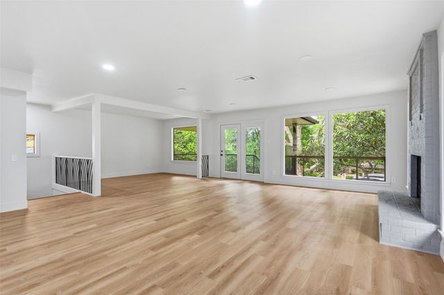 190 Dawns Edge Drive, Conroe, TX 77356